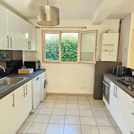 Grande Maison De 90 M2 A 25 Min De Lyon Hébergement de vacances Sain-Bel